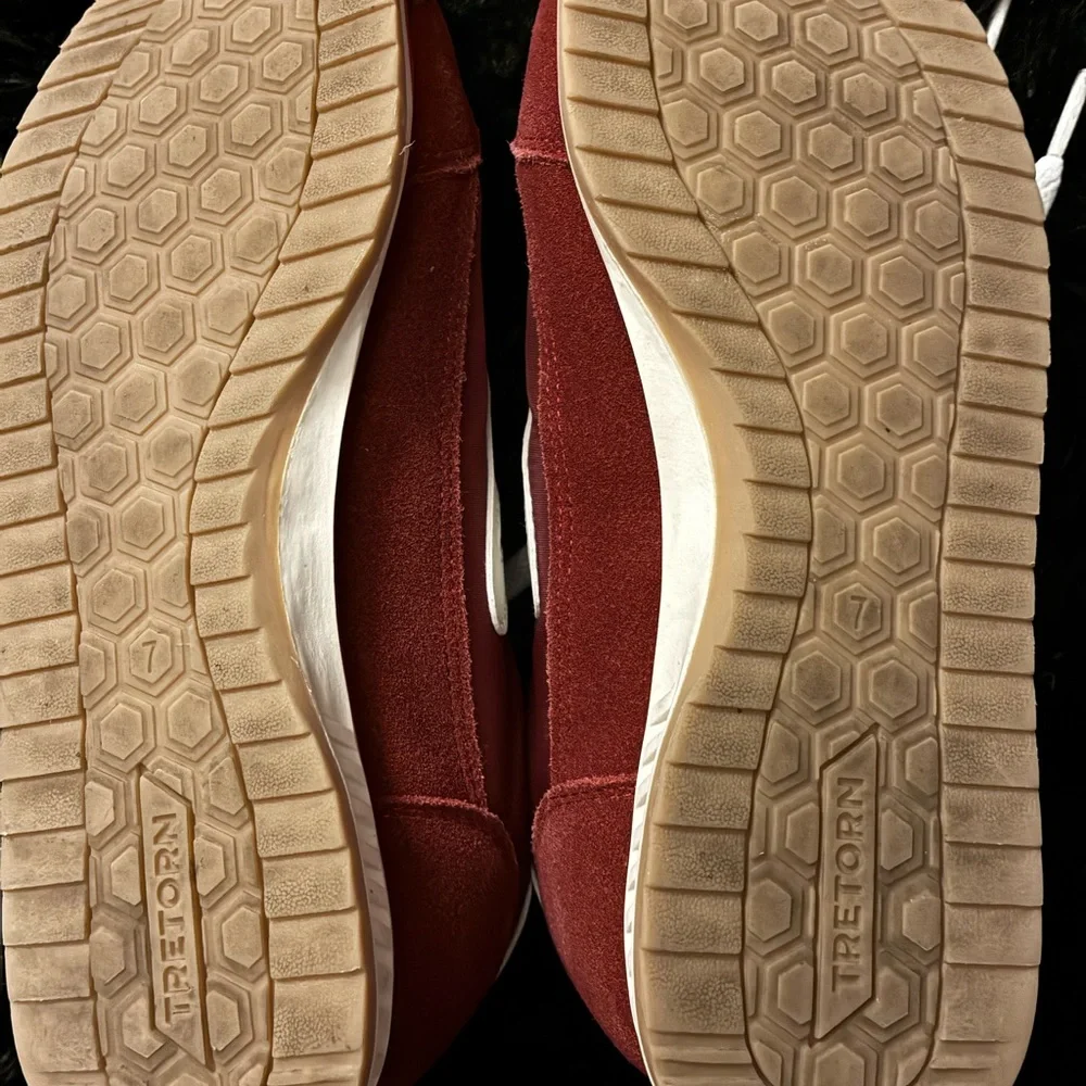 Tretorn Women’s Burgundy and White Low-Top Sneakers - Picture 4 of 6